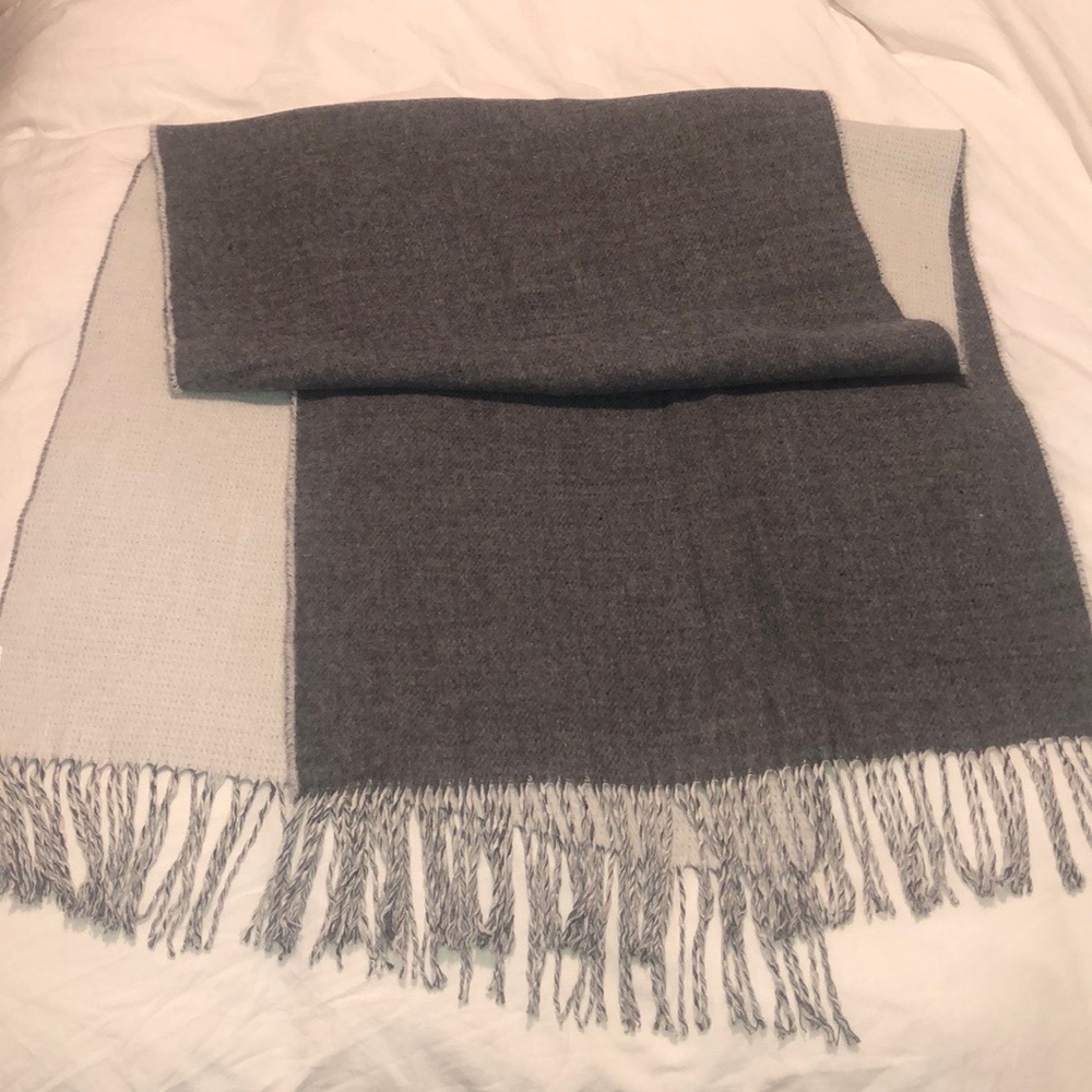 Garage Clothing Blanket Scarf - Picture 1 of 4